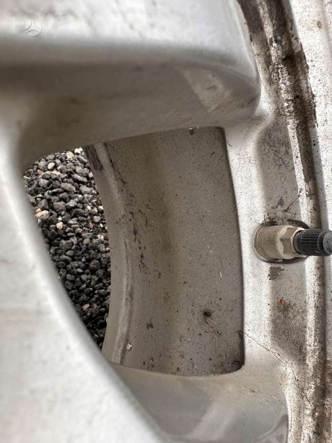 Toyota, lengvojo lydinio, R16