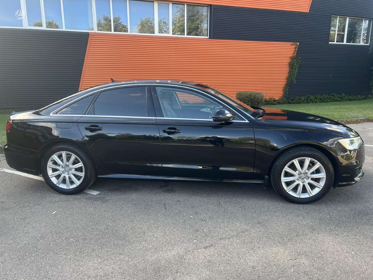 Audi A6, 2.0 l., Седан