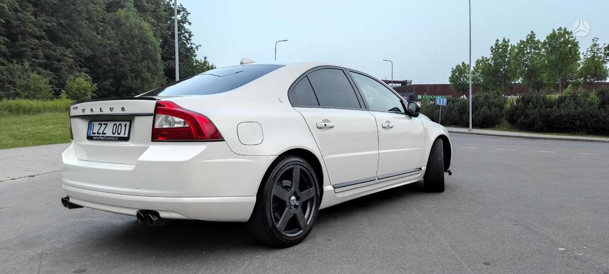 Volvo S80, 4.4 l., Седан
