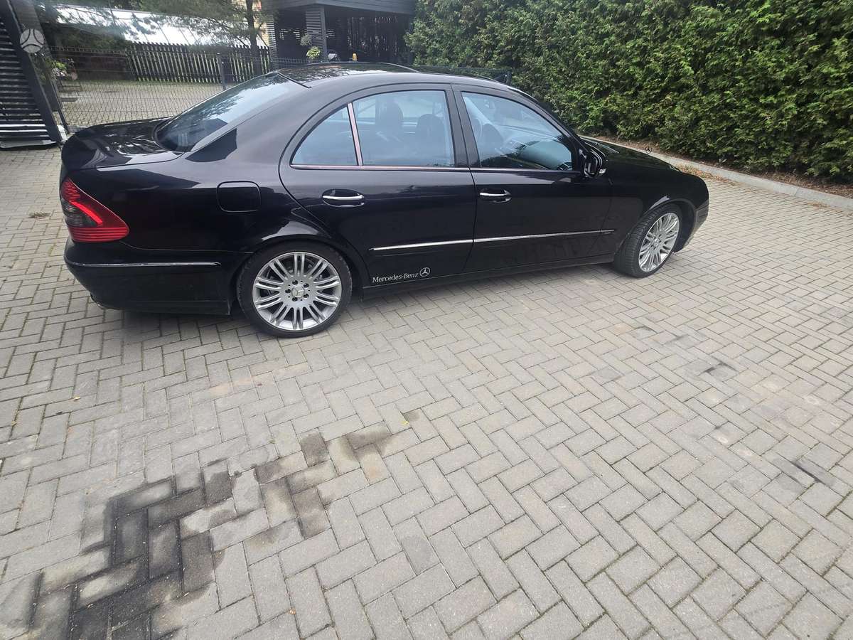 Mercedes-Benz E320, 3.0 l., Седан