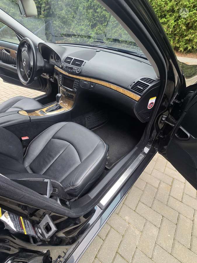 Mercedes-Benz E320, 3.0 l., Седан