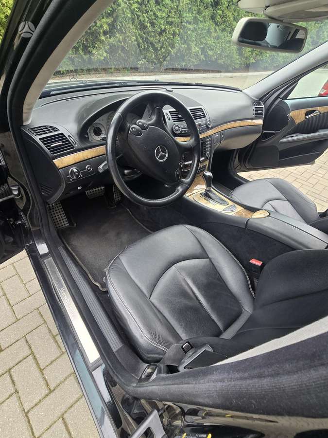 Mercedes-Benz E320, 3.0 l., Седан