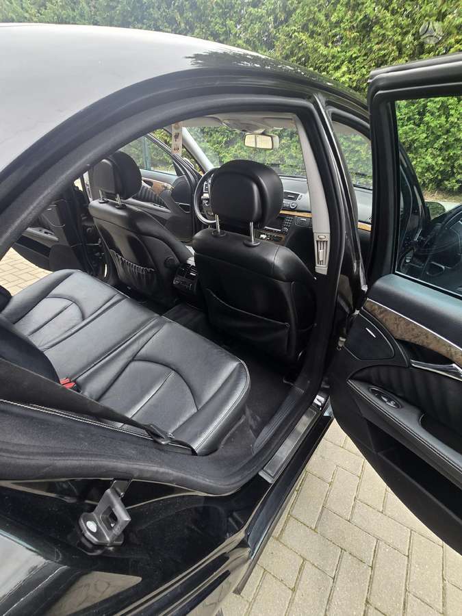 Mercedes-Benz E320, 3.0 l., Седан