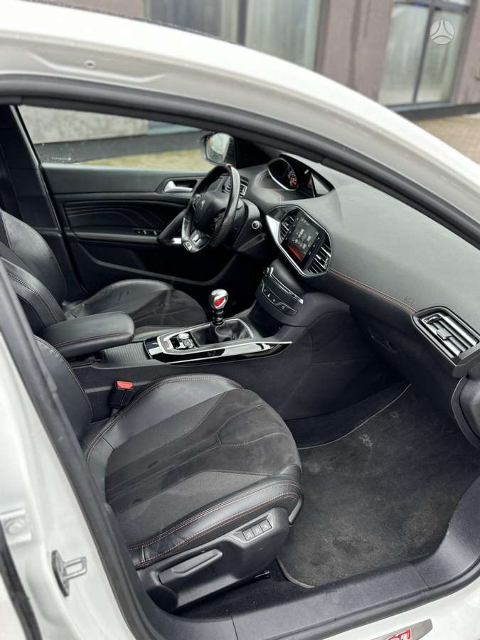 Peugeot 308, 1.6 l., hatchback