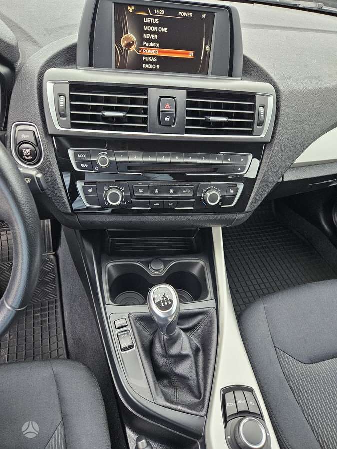 BMW 118, 1.5 l., Хэтчбек