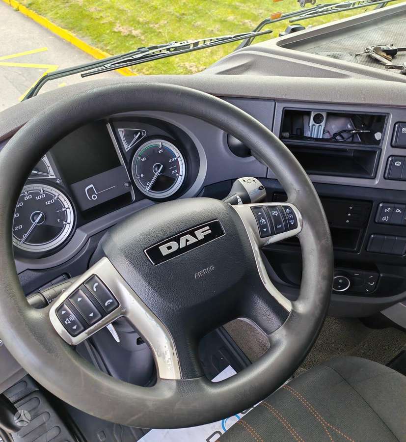 DAF 106 SSC Mega  TOP, 2 спальных места