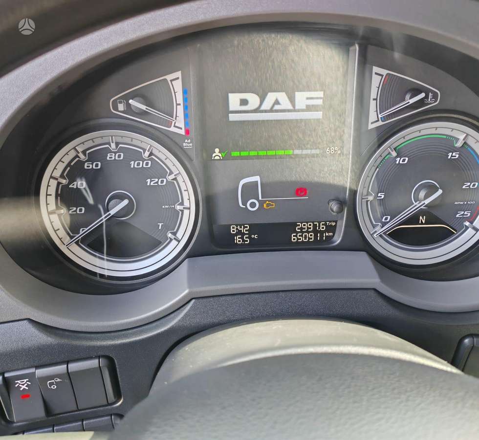 DAF 106 SSC Mega  TOP, 2 спальных места