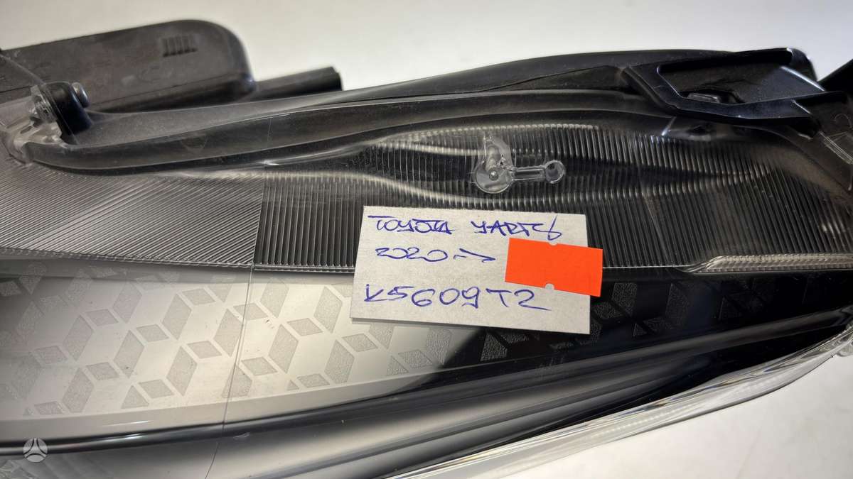 Toyota Yaris Cen28857
