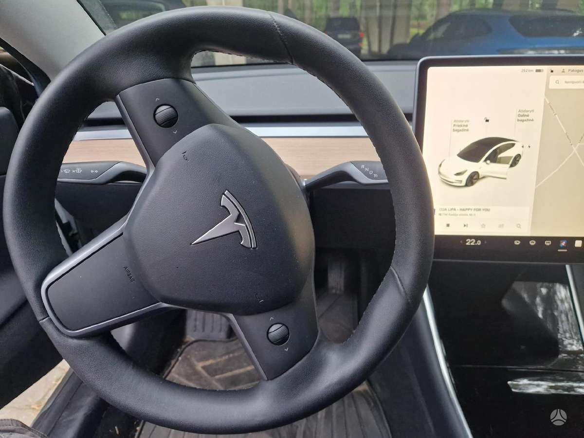 Tesla Model 3, Хэтчбек