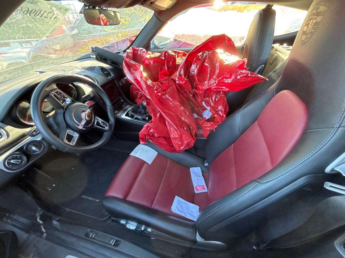 Porsche 718 dalimis. 12 000 km