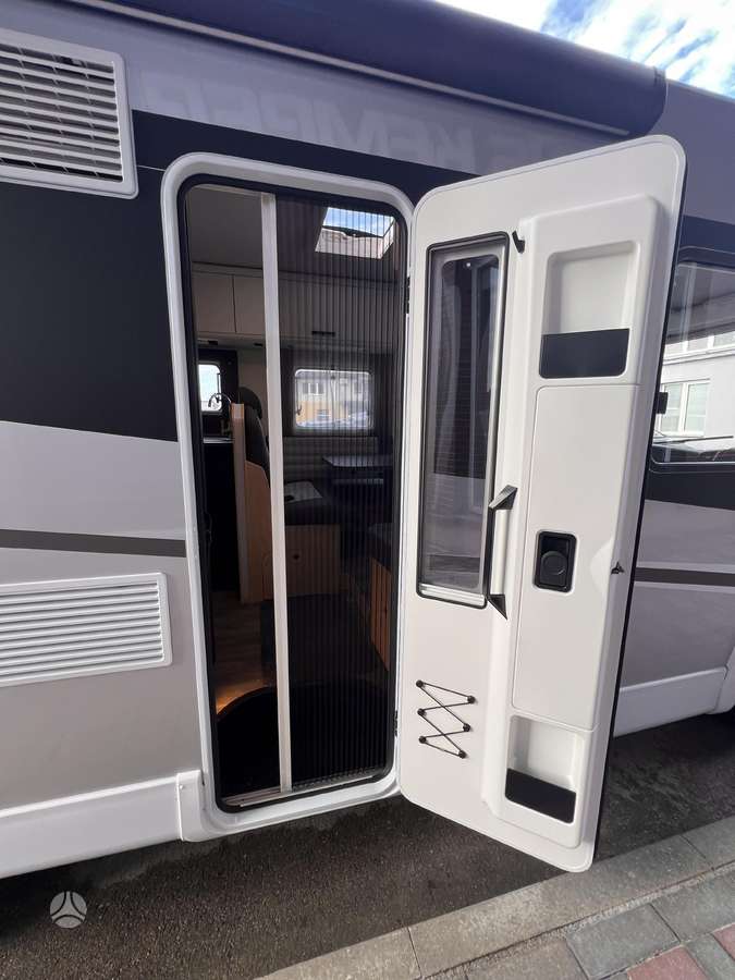 Sunlight I69L - Adventure edition, campers