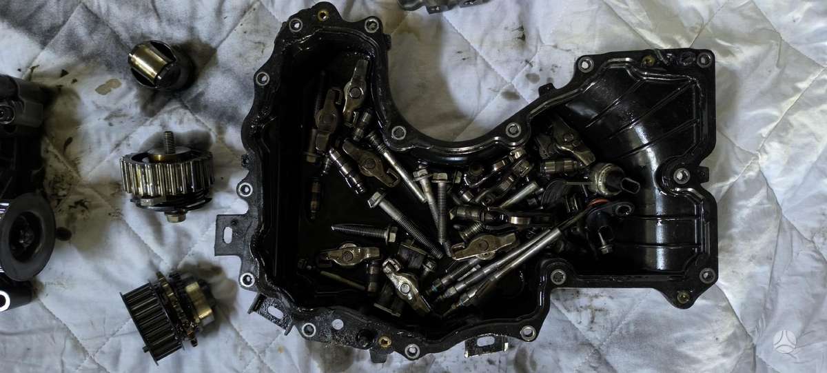Opel Insignia variklio detalės