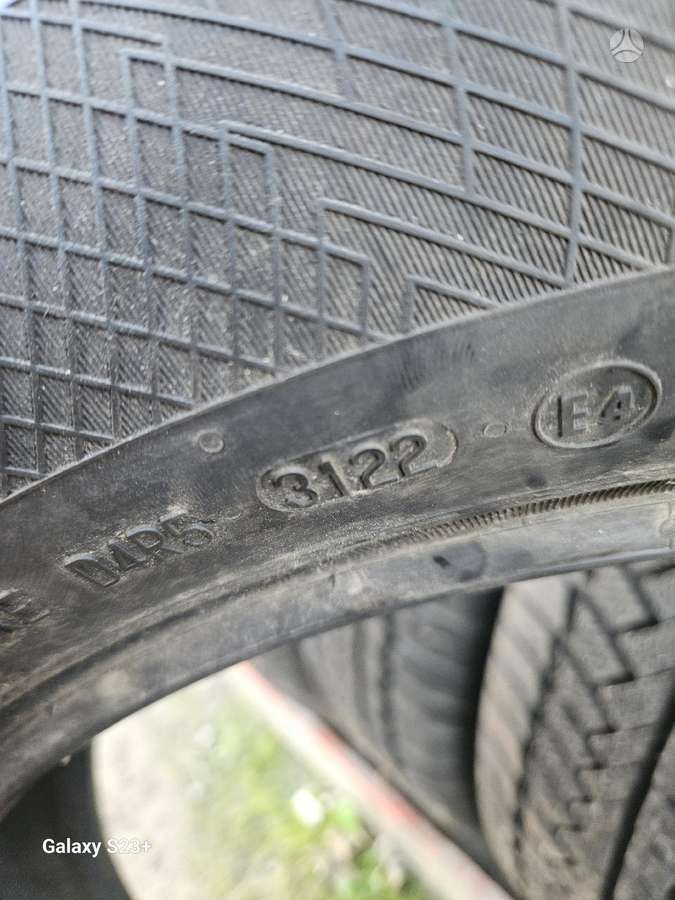 Continental, universalios 215/60 R18