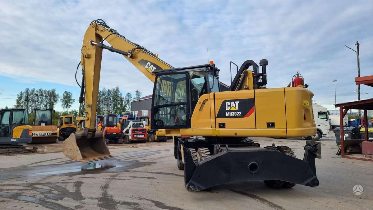 Caterpillar MH 3022, ekskavatoriai