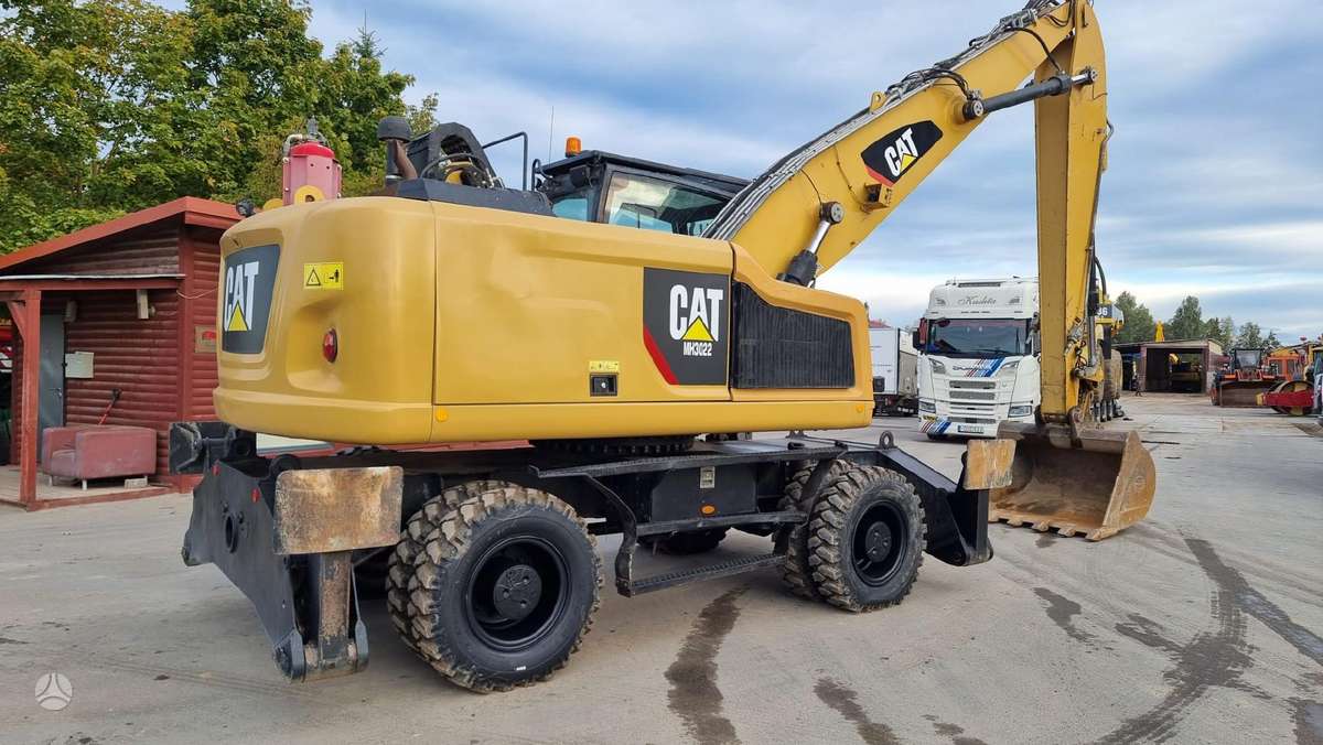 Caterpillar MH 3022, ekskavatoriai