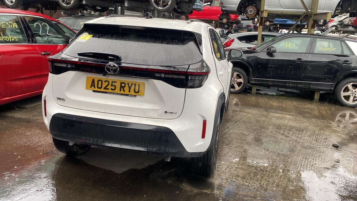 Toyota Yaris Cross по частям