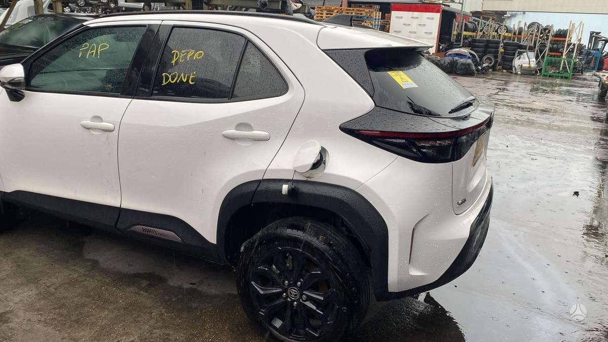 Toyota Yaris Cross по частям