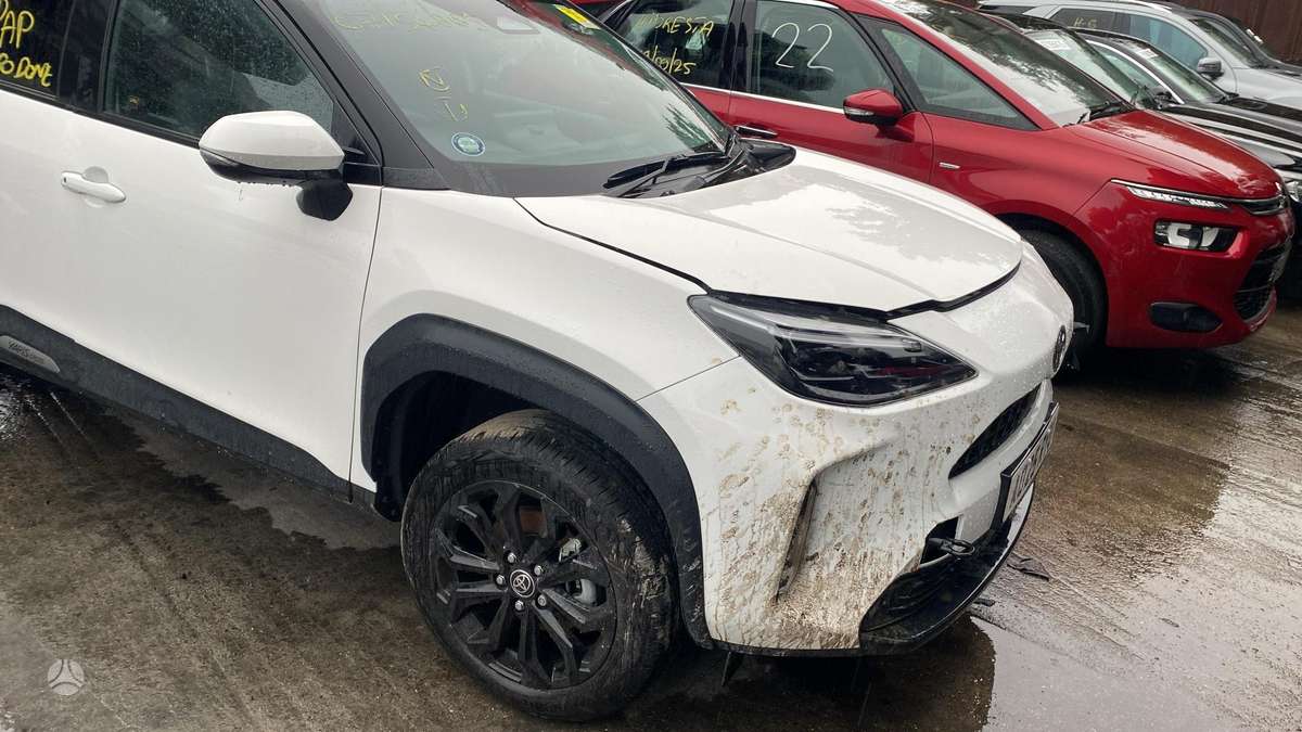 Toyota Yaris Cross по частям