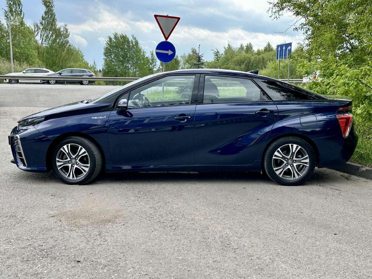 Toyota Mirai - 7