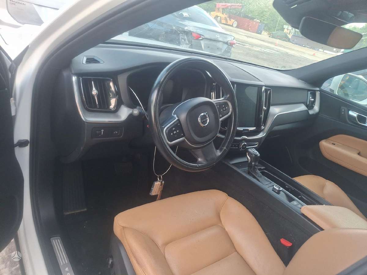 Volvo XC60 по частям
