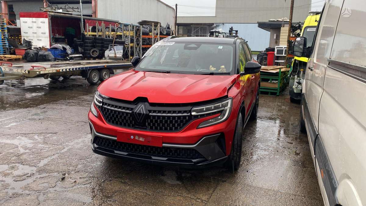 Renault Austral dalimis. Dalimis