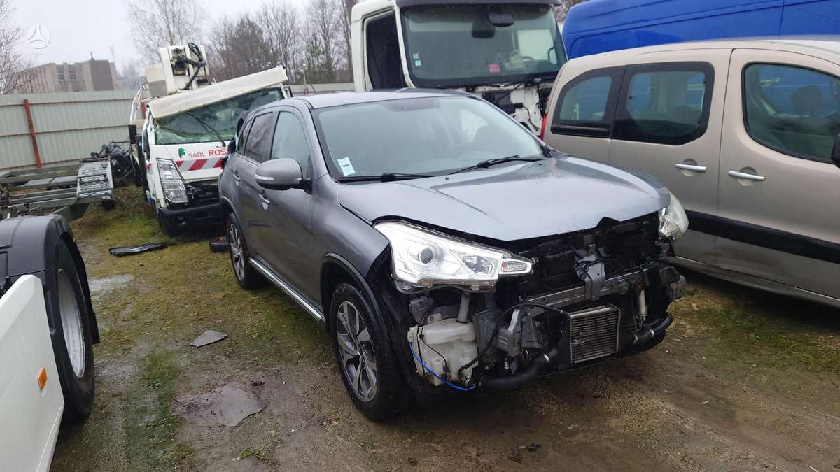 Citroen C4 Aircross dalimis