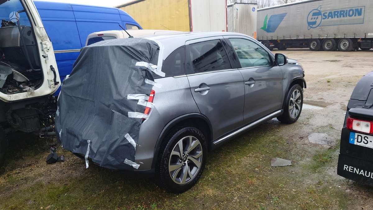 Citroen C4 Aircross dalimis