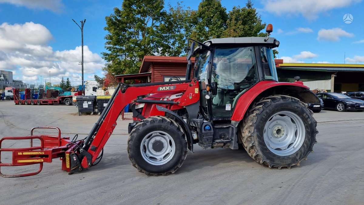 Massey Ferguson 5710, traktoriai