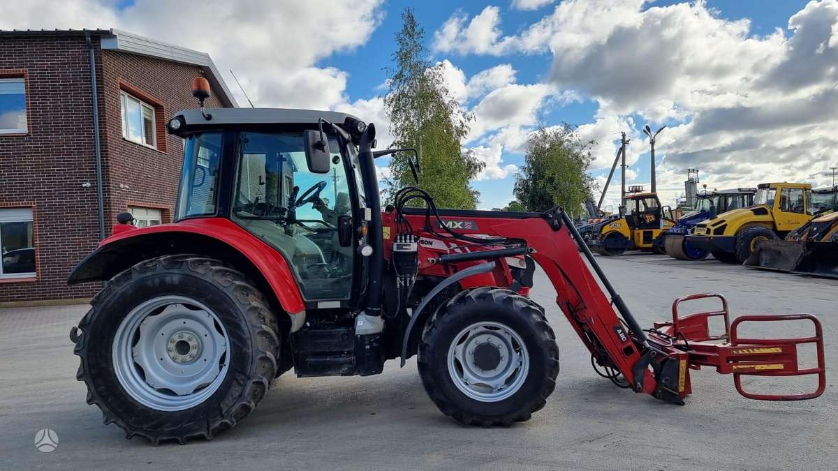 Massey Ferguson 5710, traktoriai