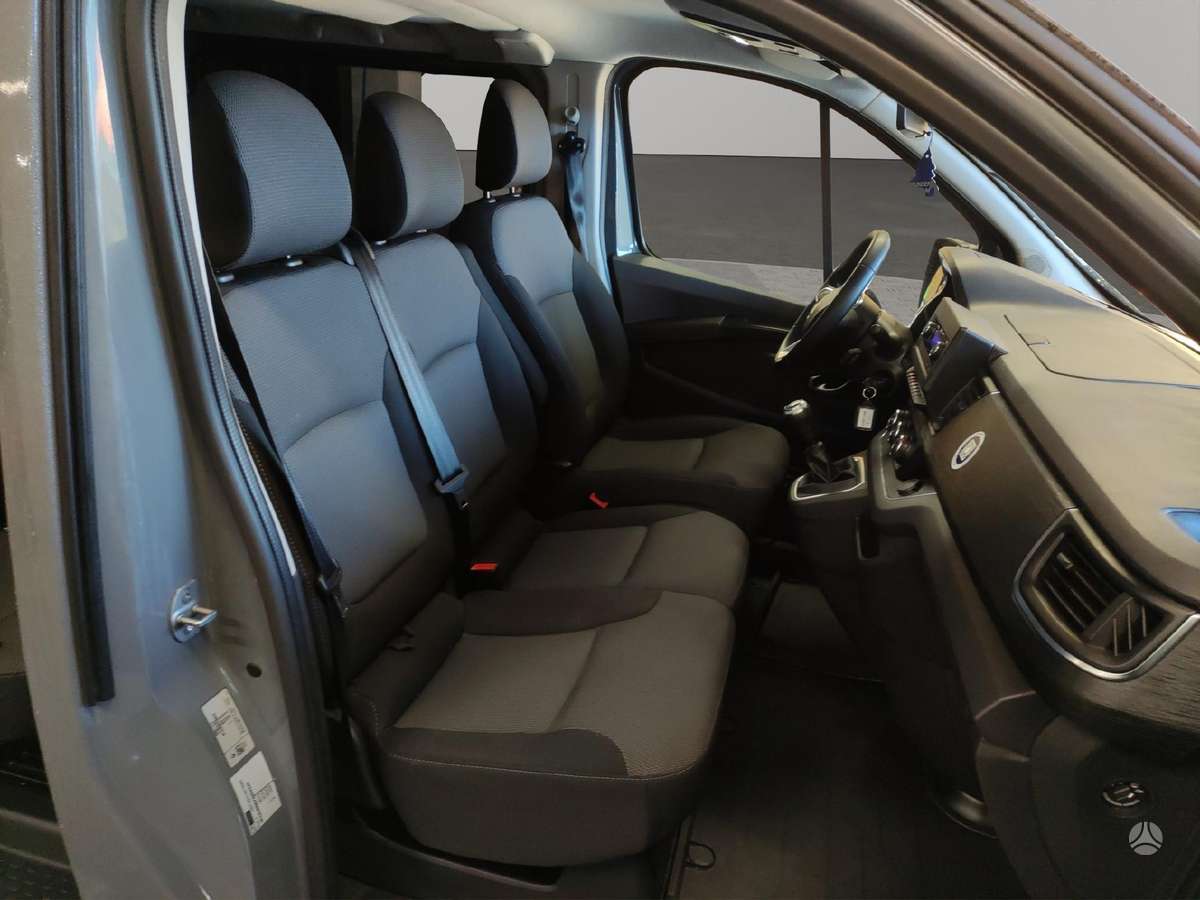 Renault Trafic - 11