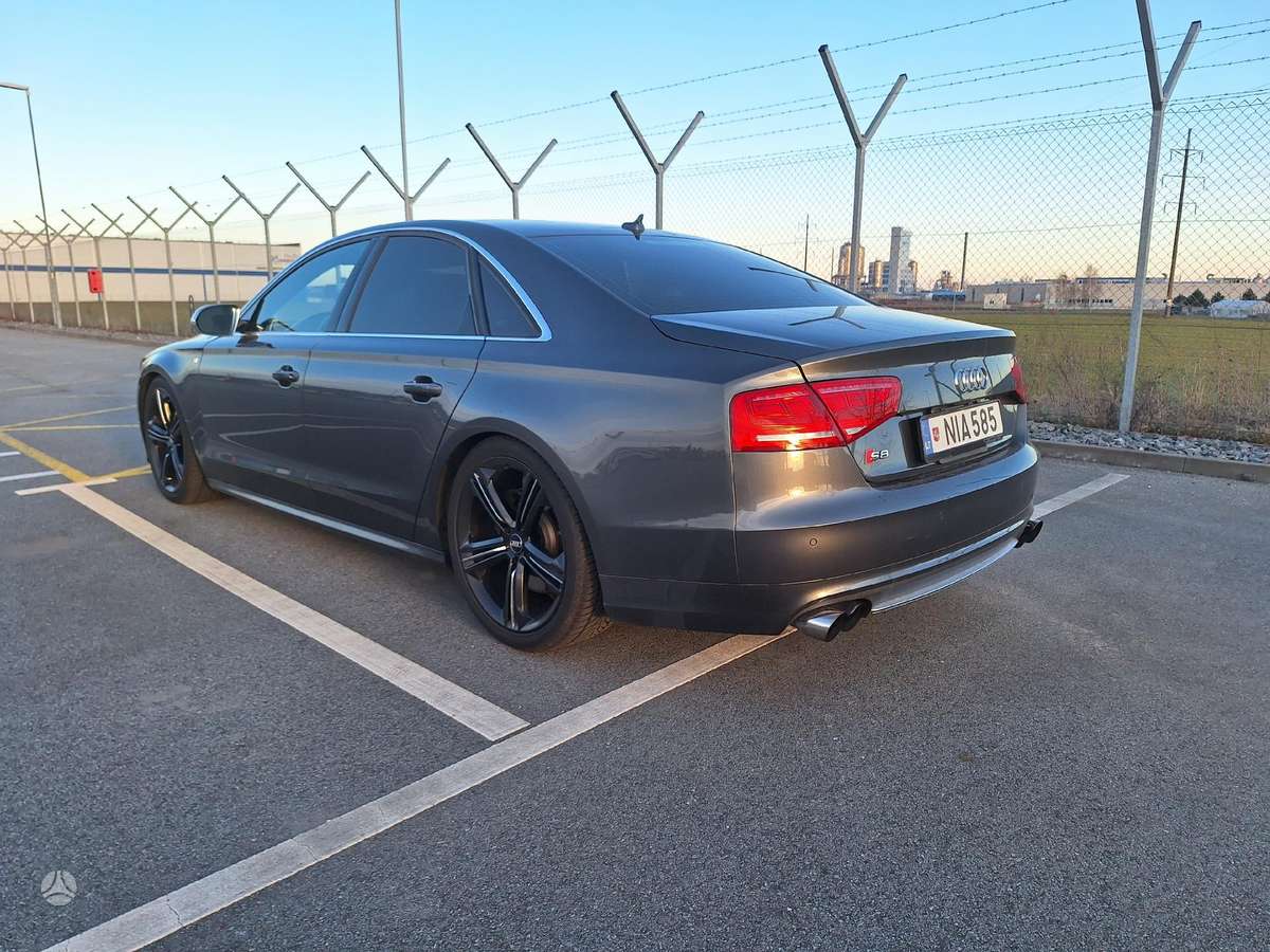 Audi S8, 4.0 l., Седан