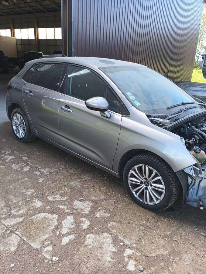 Citroen C4 dalimis