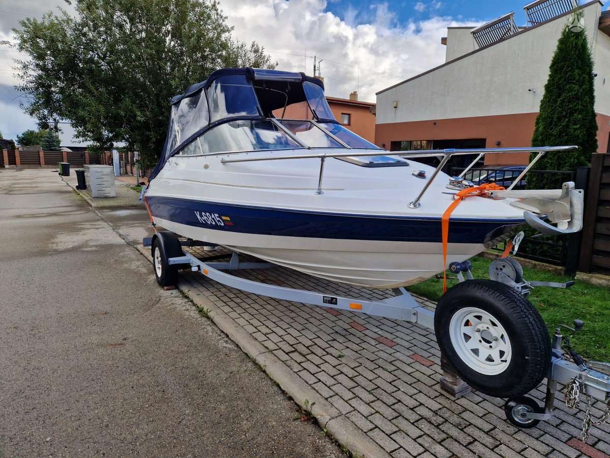 Bayliner Capri 2052 LS, yachts / cruisers
