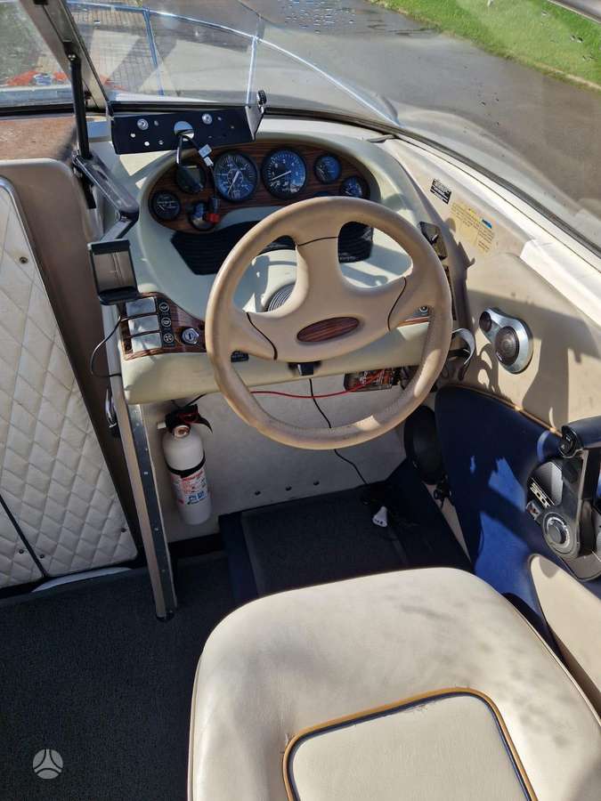 Bayliner Capri 2052 LS, yachts / cruisers