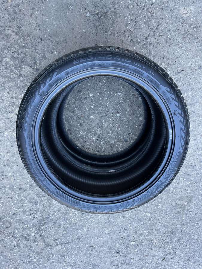 Nokian WeatherProof, зимние 225/45 R18