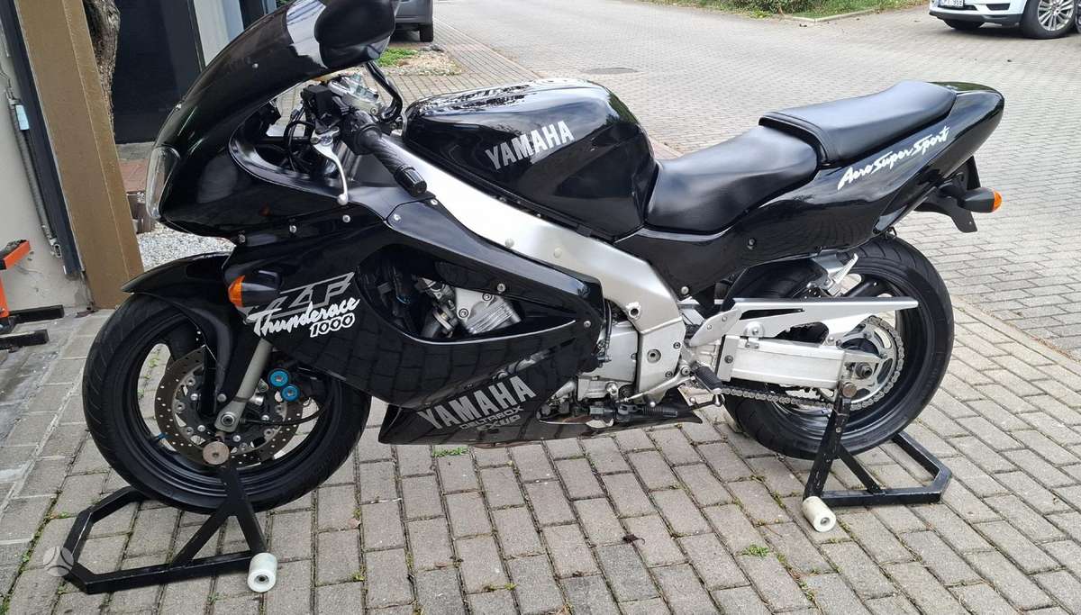 Yamaha YZF 1000cc, superbikes