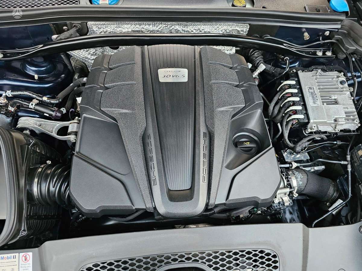 Porsche Macan - 11