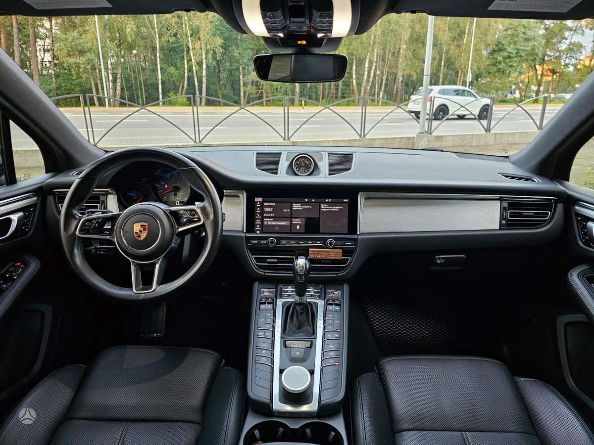 Porsche Macan - 12