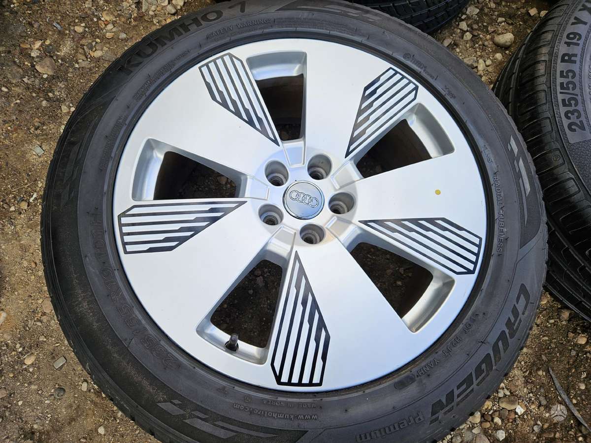 Audi Q5, light alloy, R19
