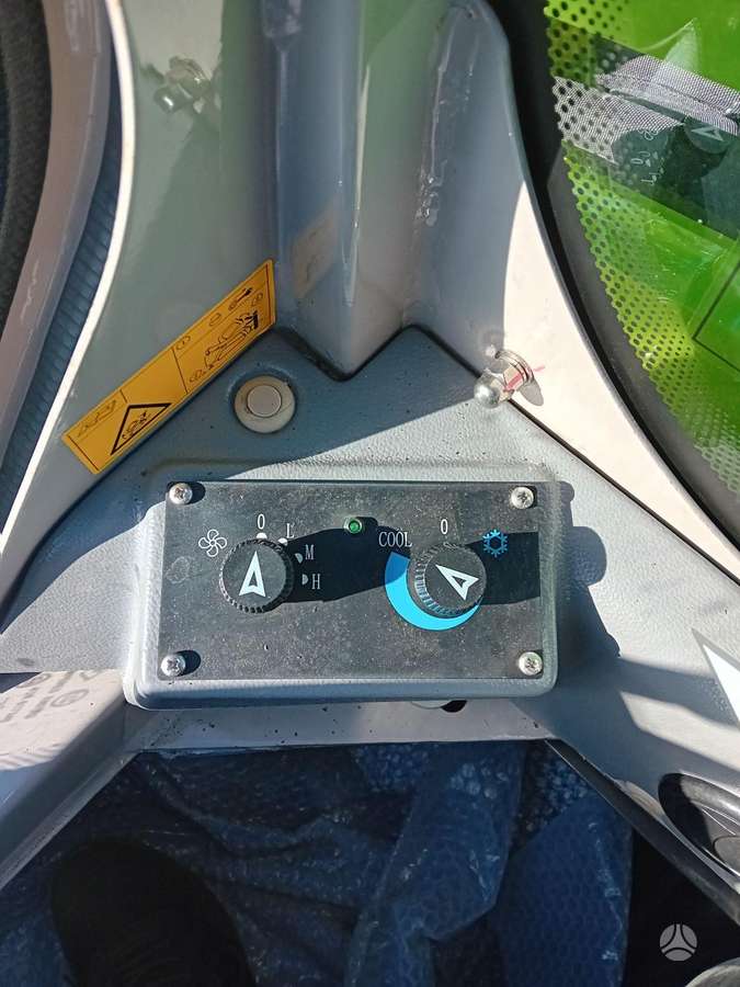 Zoomlion ZT090V, mini loaders