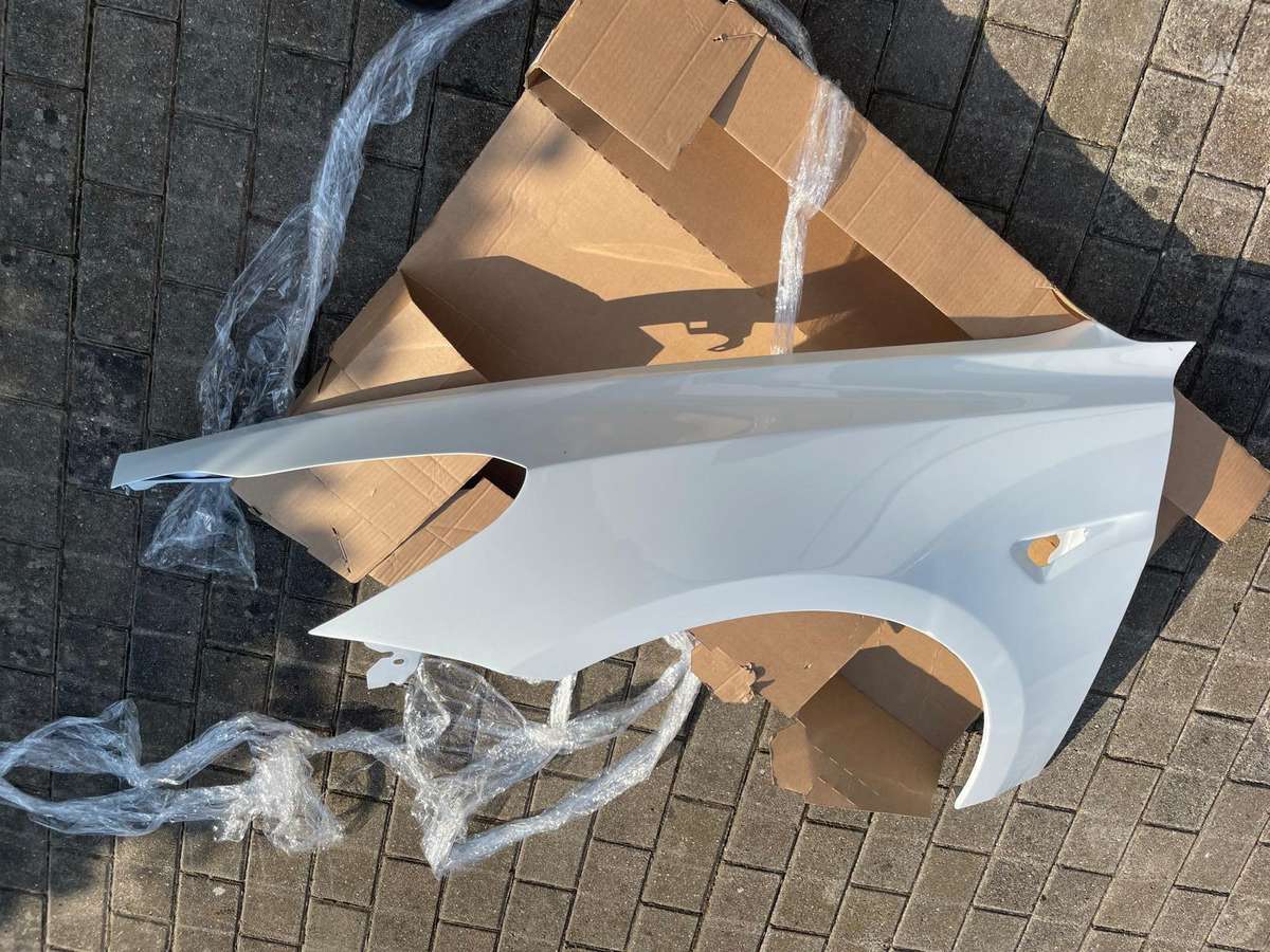 Tesla Model 3, 1084168-S0-E, 1081401-E0-D, бамперы (буфера), крылья