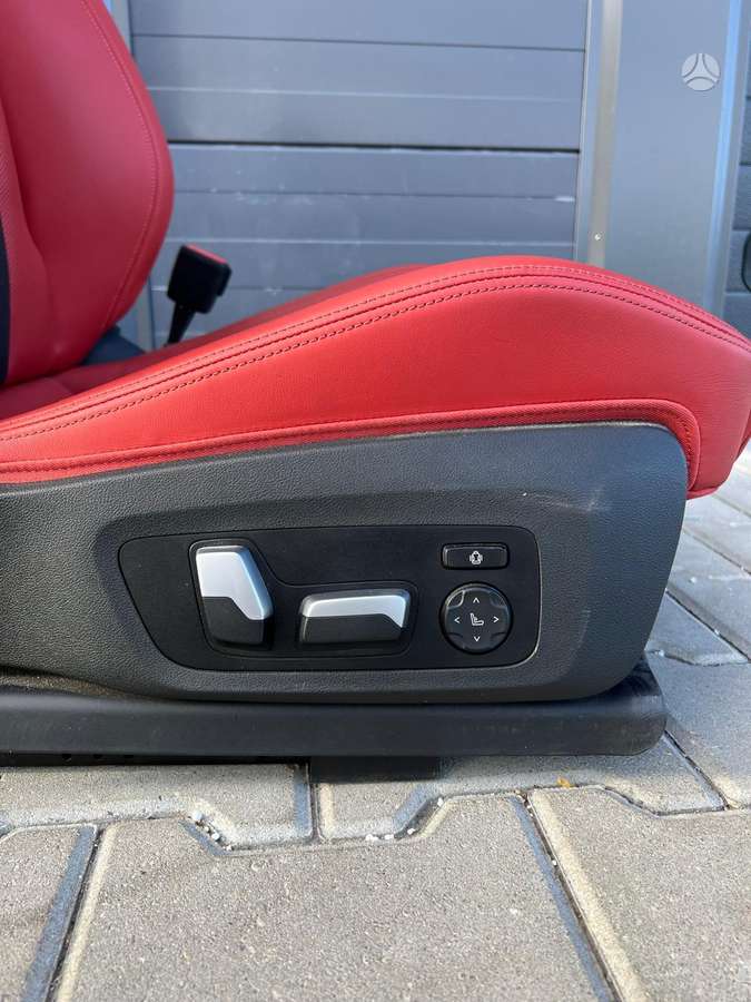 BMW M4 seats