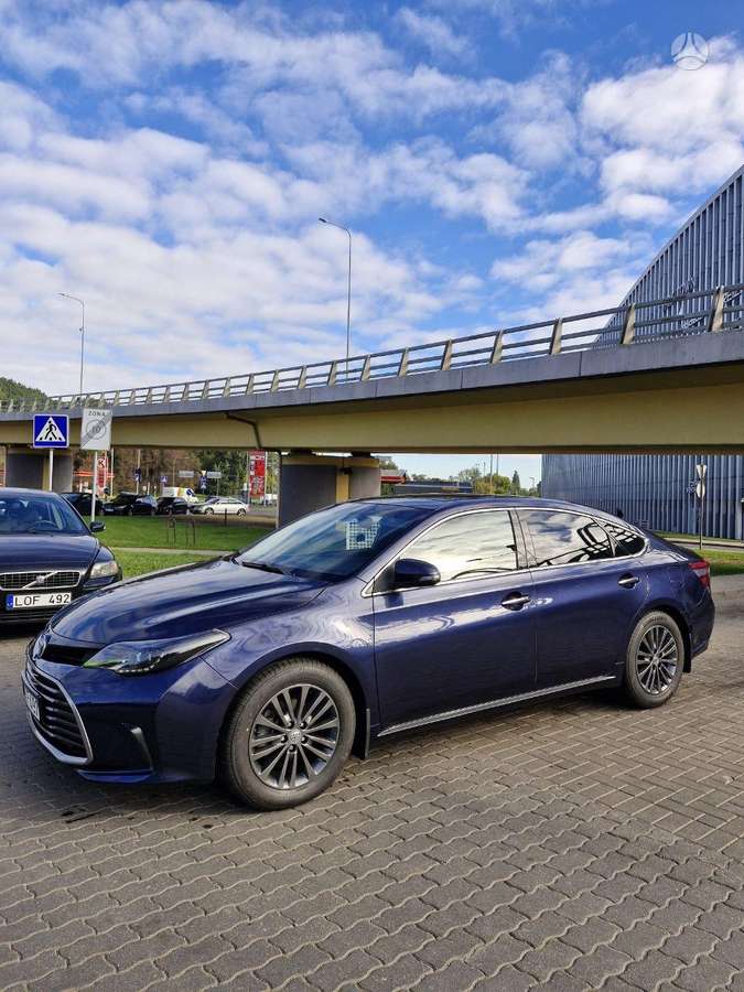 Toyota Avalon - 1