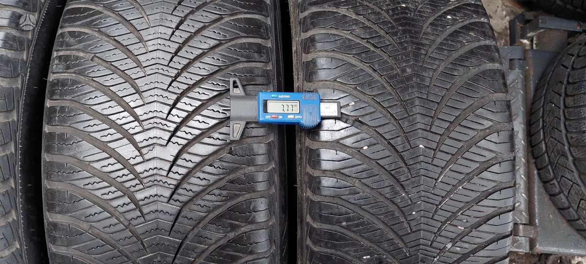 Goodyear, всесезонные 225/55 R17