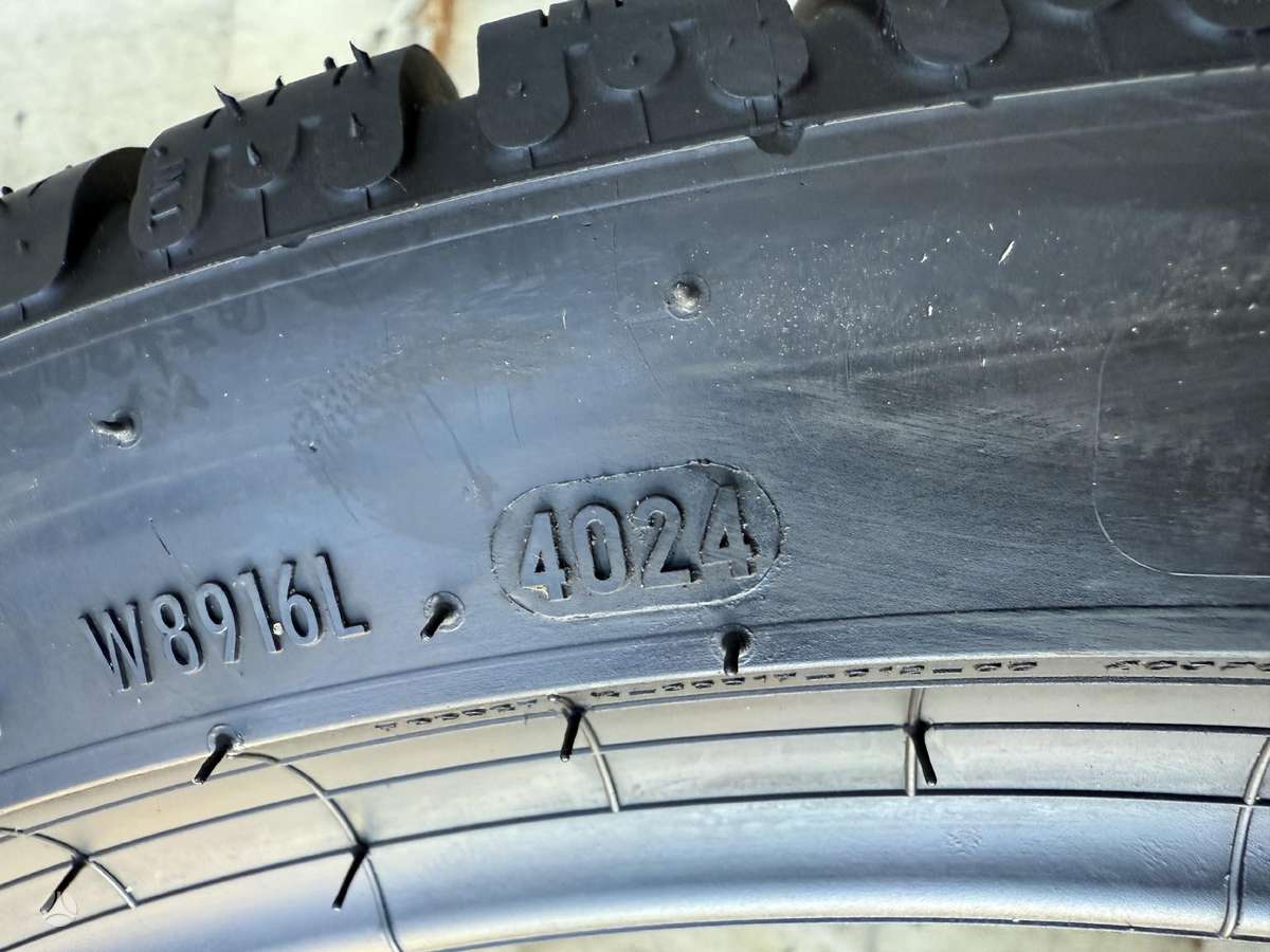 Pirelli PZero winter/2024m, зимние 285/35 R21