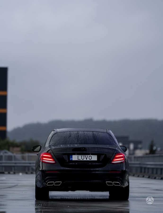 Mercedes-Benz E200, 1.6 l., Седан