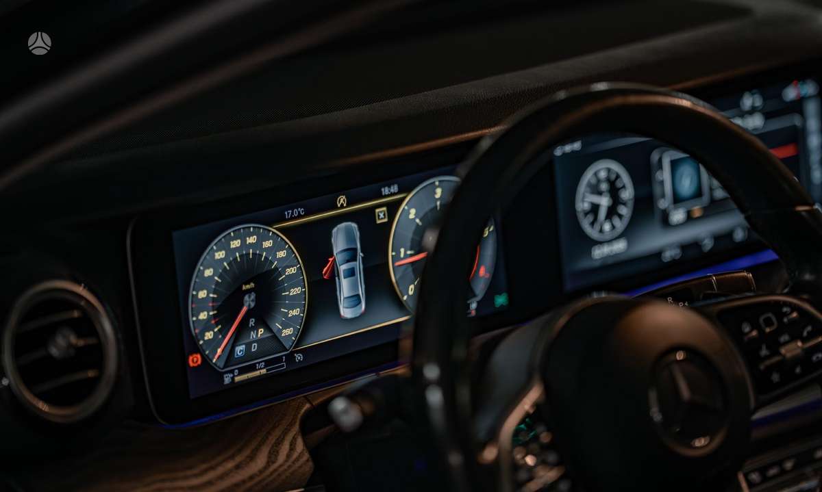 Mercedes-Benz E200, 1.6 l., Седан
