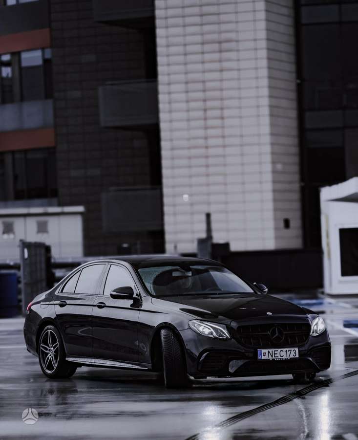 Mercedes-Benz E200, 1.6 l., Седан
