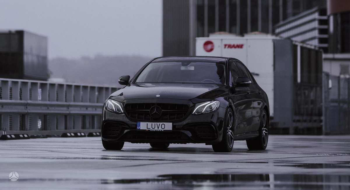 Mercedes-Benz E200, 1.6 l., sedanas