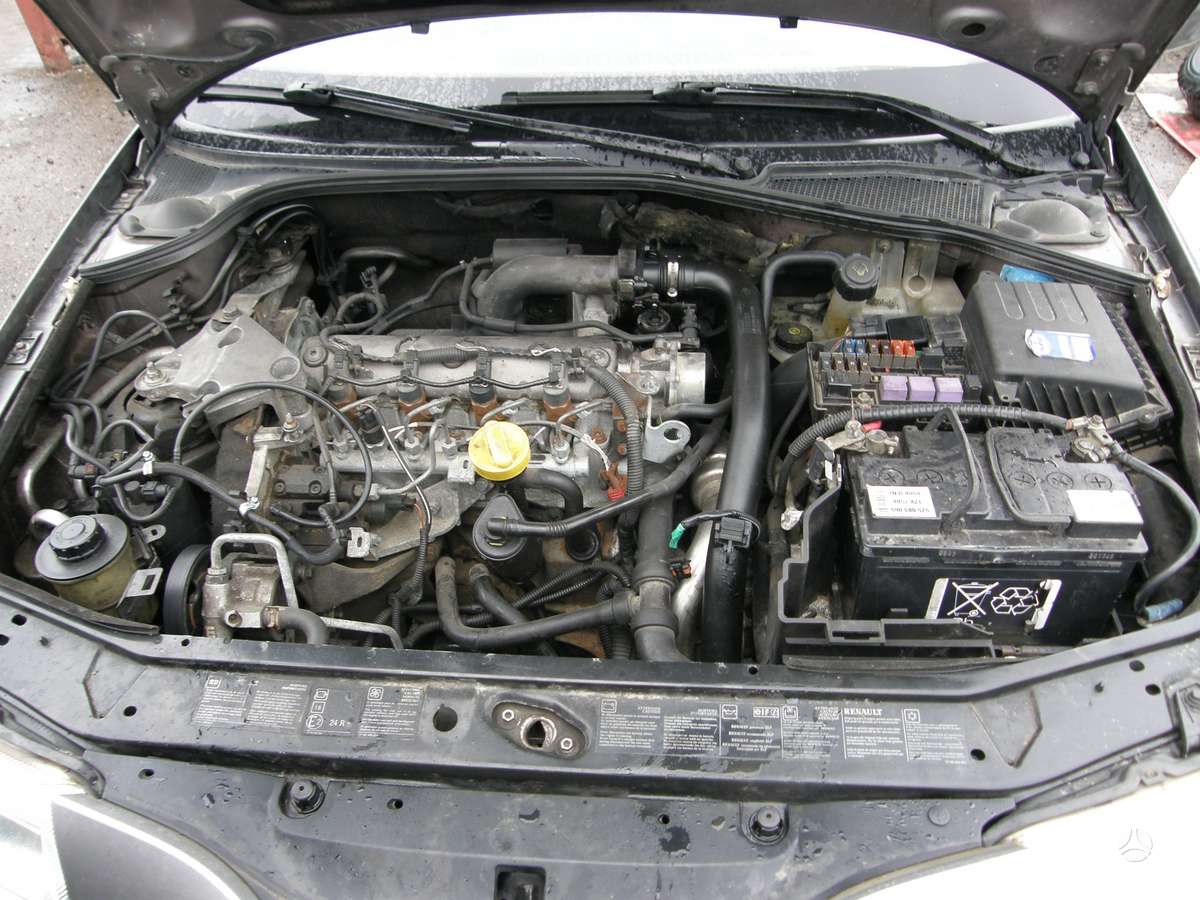 Renault Laguna Masina dalimis